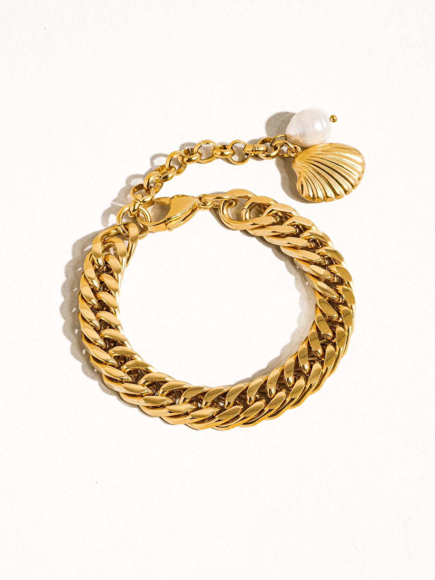 Tossa Shell Pearl Chain Bracelet